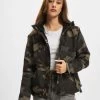 Brandit Damen Übergangsjacke Ladies Windbreaker Frontzip Transition In Camouflage -Modegeschäft für Damen brandit uebergangsjacke camouflage 901235