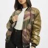 Damen College Jacke Strong Army Bsj In Camouflage -Modegeschäft für Damen de ferro college jacke camouflage 605035