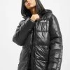 Fila Damen Puffer Jacket Line Shigemi In Schwarz 1 Fila Damen Puffer Jacket Line Shigemi In Schwarz -Modegeschäft für Damen fila puffer jacket schwarz 699767