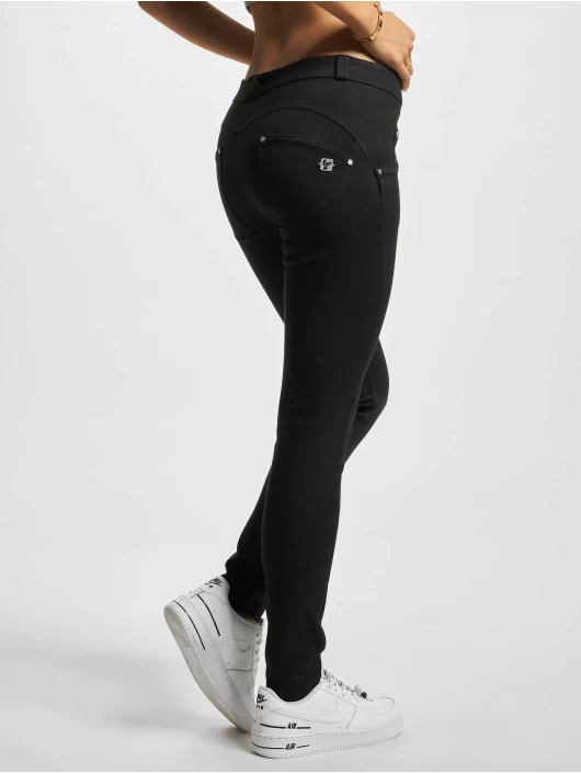 Freddy Damen Skinny Jeans WR.UP® Snug - Regular Waist In Schwarz 3 Freddy Damen Skinny Jeans WR.UP® Snug - Regular Waist In Schwarz