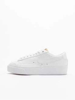 Nike Damen Sneaker Blazer Low Platform In Weiß