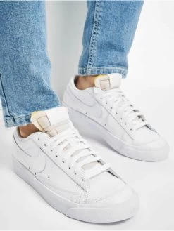 Nike Damen Sneaker Blazer Low '77 In Weiß