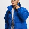 SIXTH JUNE Damen Puffer Jacket Short In Blau -Modegeschäft für Damen sixth june puffer jacket blau 940322