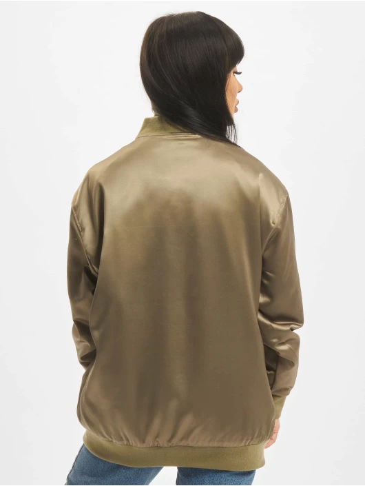 URBAN CLASSICS Damen Bomberjacke Ladies Oversized Satin In Olive 4 URBAN CLASSICS Damen Bomberjacke Ladies Oversized Satin In Olive – Bild 2