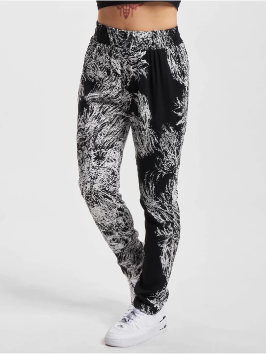 URBAN CLASSICS Damen Chino Ladies Beach In Schwarz 3 URBAN CLASSICS Damen Chino Ladies Beach In Schwarz