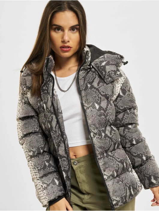 URBAN CLASSICS Damen Puffer Jacket Ladies AOP In Grau 3 URBAN CLASSICS Damen Puffer Jacket Ladies AOP In Grau