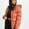 URBAN CLASSICS Damen Puffer Jacket Ladies Hooded In Rot -Modegeschäft für Damen urban classics puffer jacket rot 860672