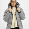 URBAN CLASSICS Damen Puffer Jacket Ladies AOP Glencheck In Weiß 2 URBAN CLASSICS Damen Puffer Jacket Ladies AOP Glencheck In Weiß -Modegeschäft für Damen urban classics puffer jacket weiss 799590