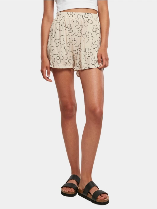 URBAN CLASSICS Damen Shorts Ladies Aop Viscose Resort In Beige 3 URBAN CLASSICS Damen Shorts Ladies Aop Viscose Resort In Beige
