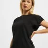 URBAN CLASSICS Damen T-Shirt Extended Shoulder In Schwarz 2 URBAN CLASSICS Damen T-Shirt Extended Shoulder In Schwarz -Modegeschäft für Damen urban classics t shirt schwarz 133105